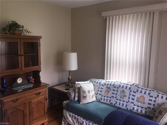 5th image of 1323 Westover Dr SE