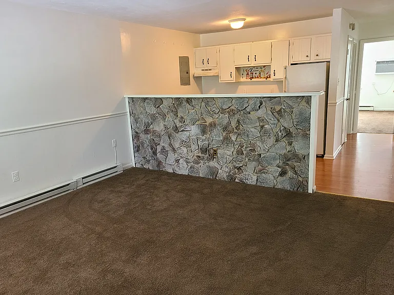 604 Colonial Ct #11 — Photo 1