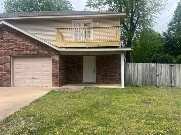 812 W Melmar Dr, Fayetteville, AR 72703