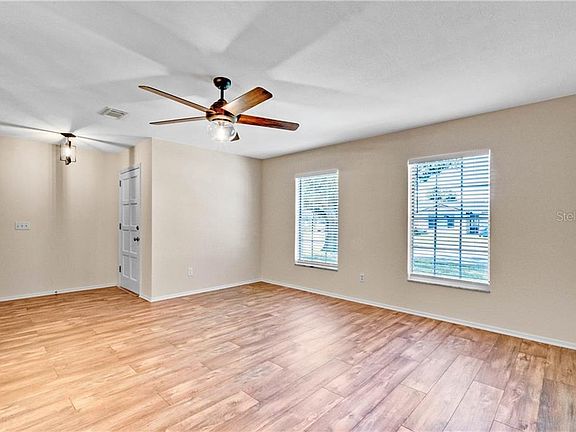3rd image of 1125 Galahad Dr