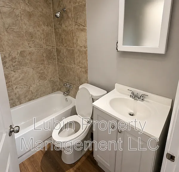 2455 Douglass Ave — Photo 5