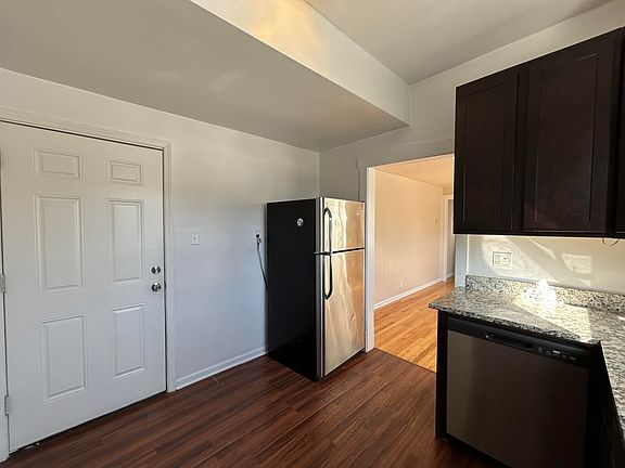 3rd image of 3747-57 W Sunnyside Ave #3