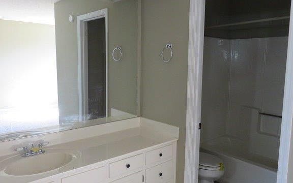5th image of 102 Azalea Ct