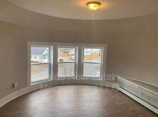 372 Hammond St APT 4, Bangor, ME 04401