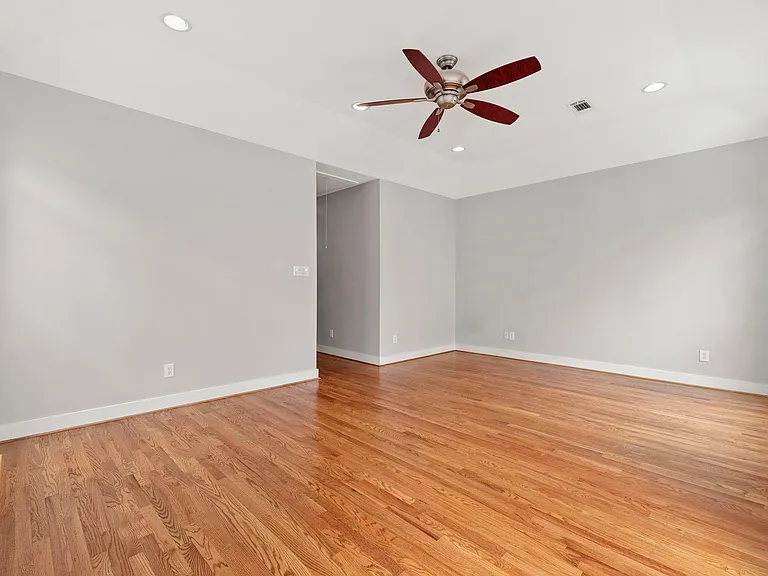 1410 Knox St — Photo 27