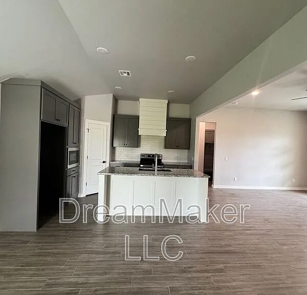 736 Apple Blossom Way — Photo 3