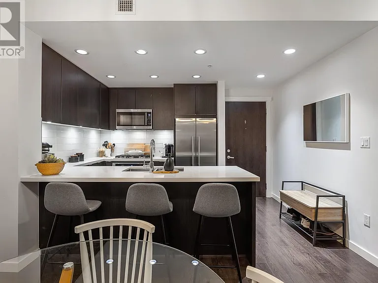 255 W 1st St #527 — Photo 5