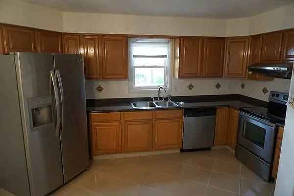 233 W Morningside St — Photo 12