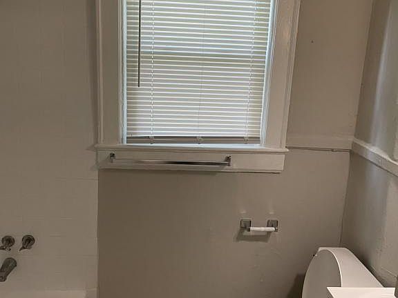 5th image of 518 Coapman St