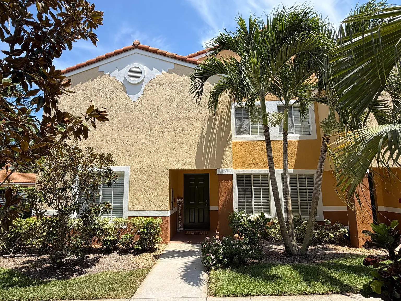 3 bed, 2.5 bath, 1296 sqft, $3,000 — Photo 2
