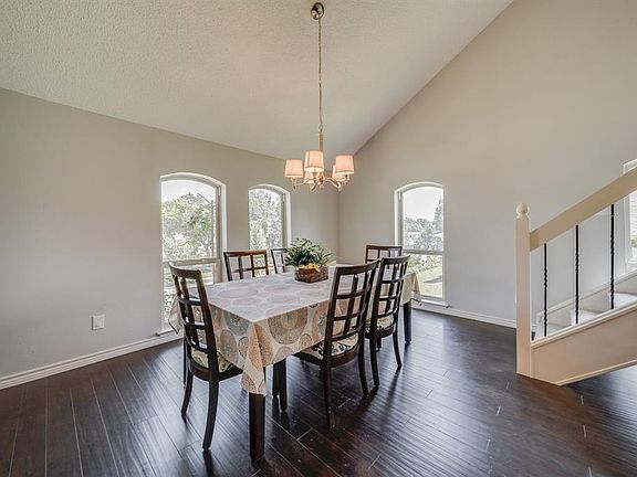 4th image of 3005 Apple Valley Dr