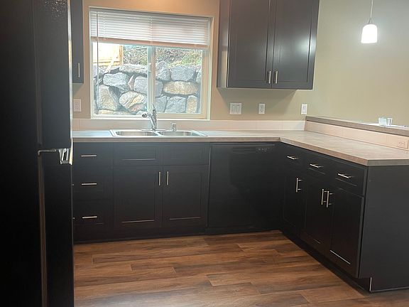 2nd image of 611 Hansen St SE Unit A