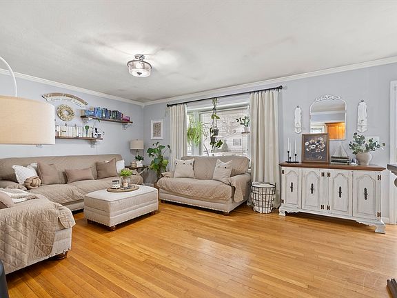 3rd image of 765 Pine Hill Dr