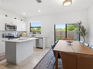 Crystal Cay, Miami, FL 33190