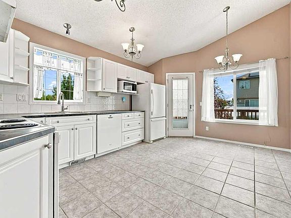 4th image of 242 E Springs Pl SE