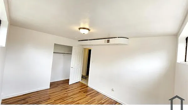 2121 Williamsburg Dr #302 — Photo 9
