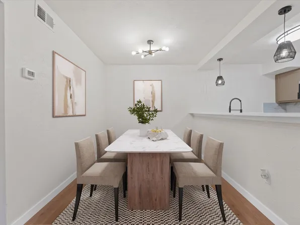 7510 Holly Hill Dr APT 152, Dallas, TX 75231