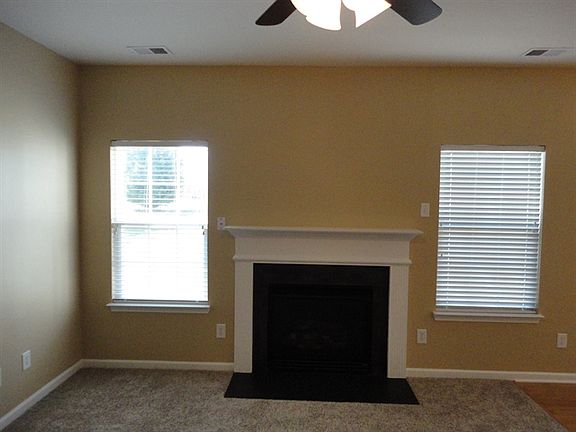 3rd image of 9918 Barrands Ln