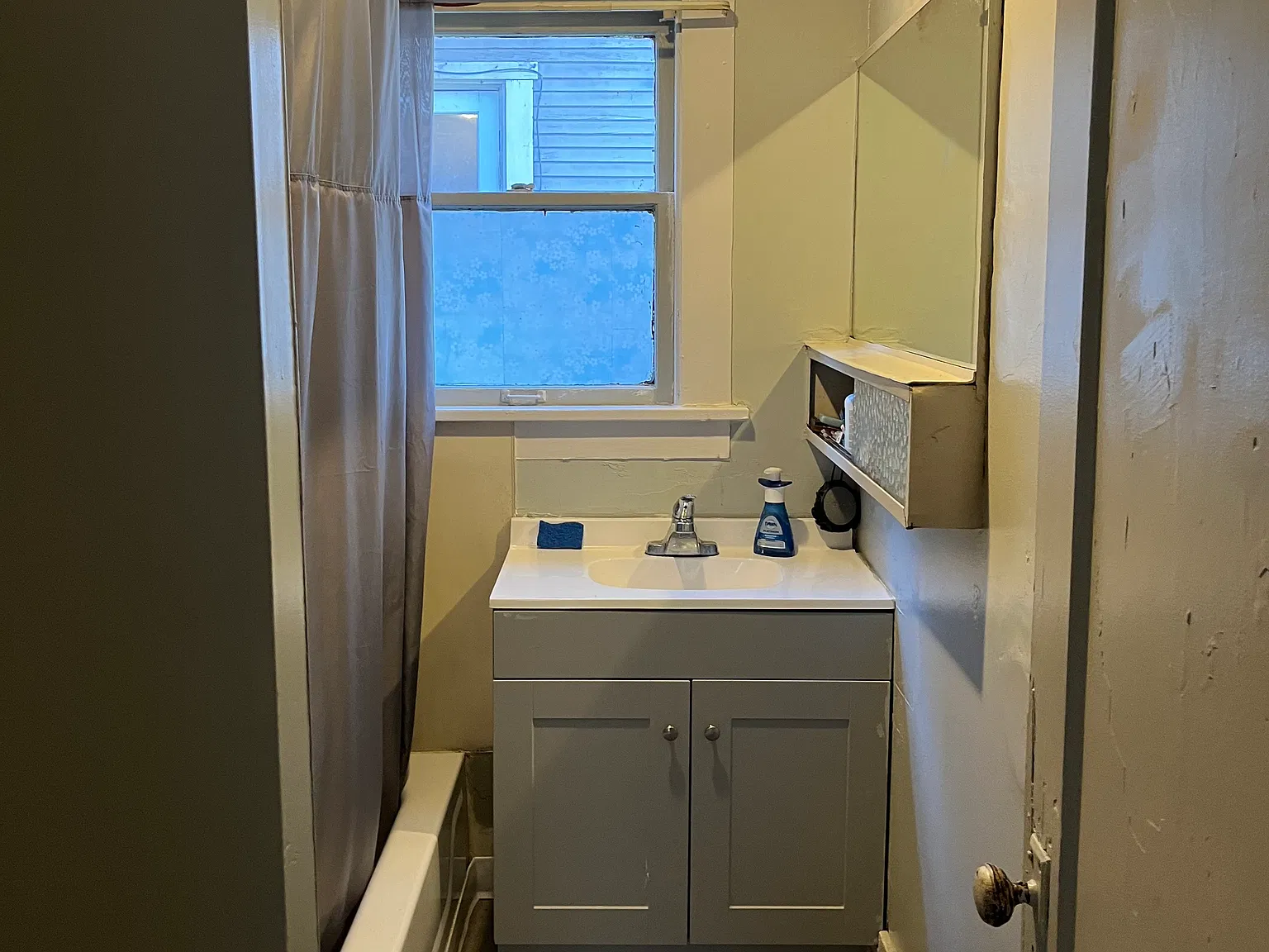 6 bed, 2500 sqft, $600 — Photo 3