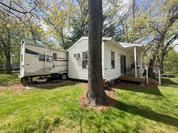3rd image of 2-203 Woodhaven Lakes