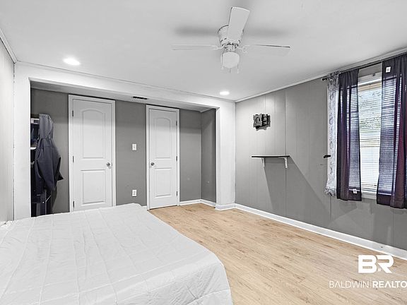 3rd image of 407 Collier Ave