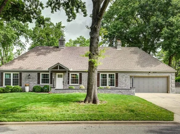 2016 W 83rd Ter, Leawood, KS 66206