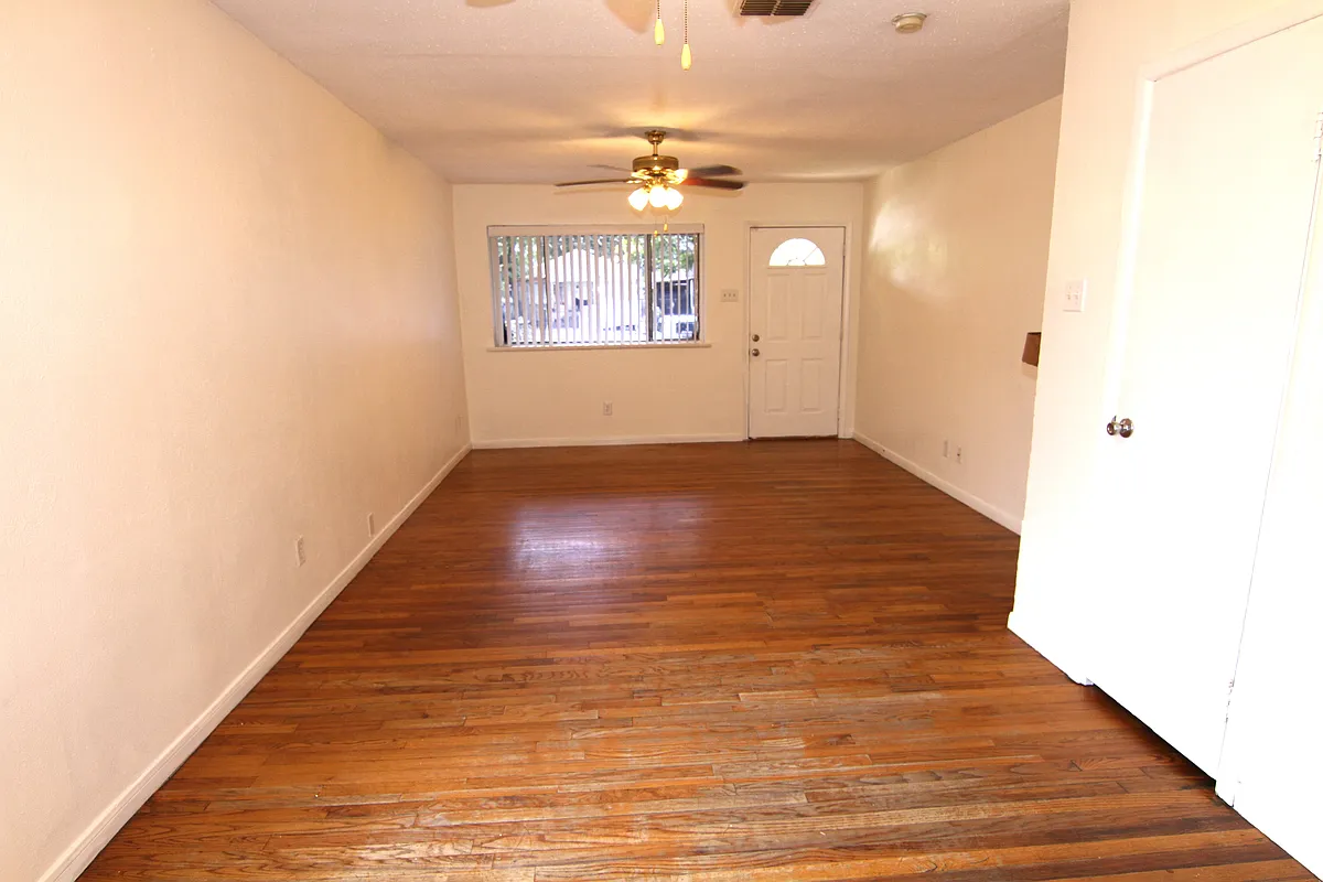 Building Photo - 7000 Thurston Dr
