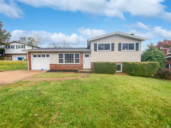 1309 Wyncrest Dr, Ballwin, MO 63011