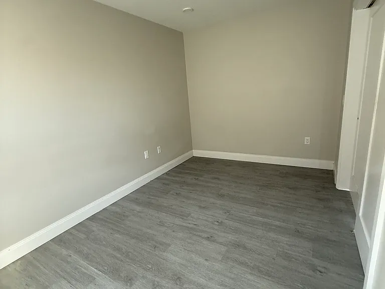 1600 54th St #205 — Photo 11