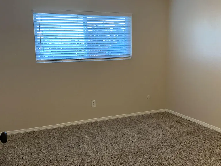 10343 Lunar Ln — Photo 10