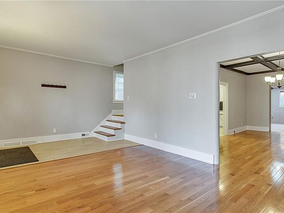 3rd image of 5836 Northumberland St