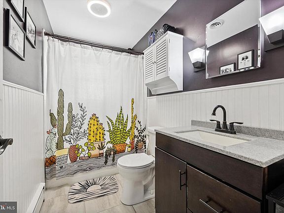5th image of 18 Oak Ln