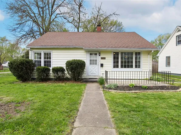 1309 S 14th St, Mattoon, IL 61938