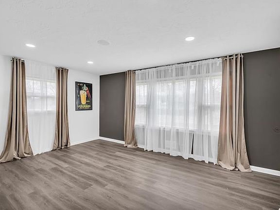 4th image of 8229 W Green Tree ROAD