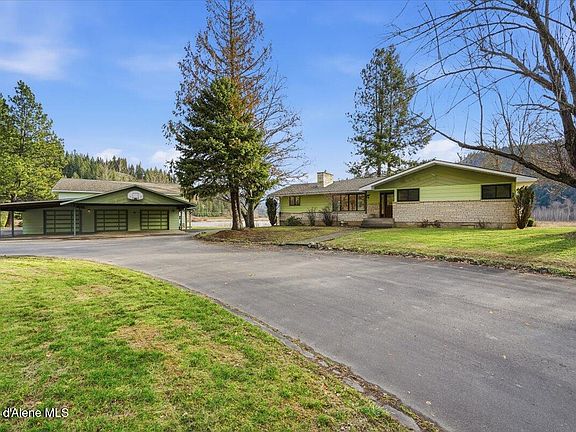 3rd image of 2035 Saint Joe River Rd