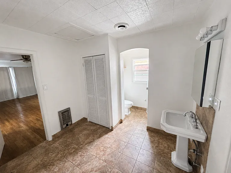 815 Gold St — Photo 11