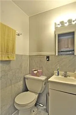Rented by Veracity NYC LLC | media 32