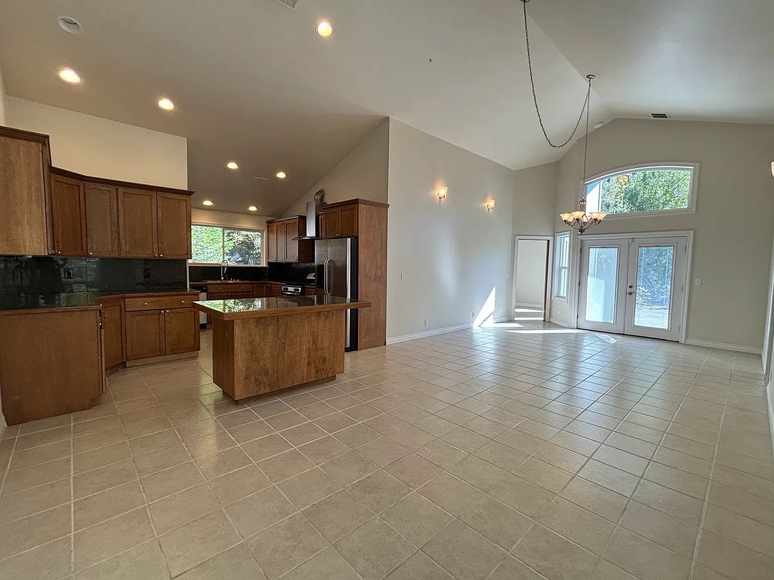3 bed, 1768 sqft, $2,850 — Photo 4
