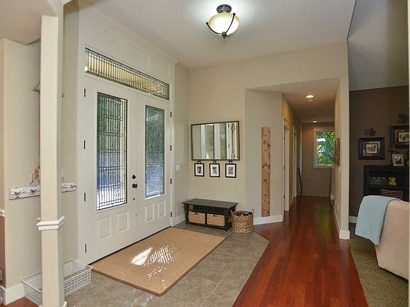 2nd image of 271 Hillsdale Dr
