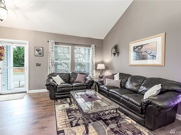 Formal iving room