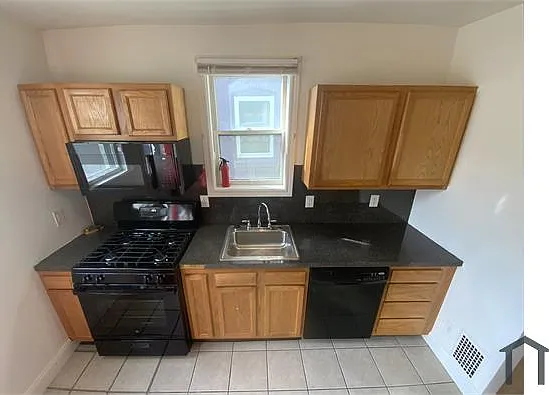 1547 S Myrtlewood St — Photo 14