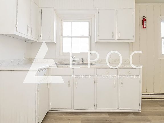2nd image of 1126 E 23rd St