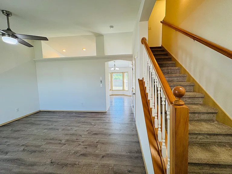 7470 Leeside Dr — Photo 13