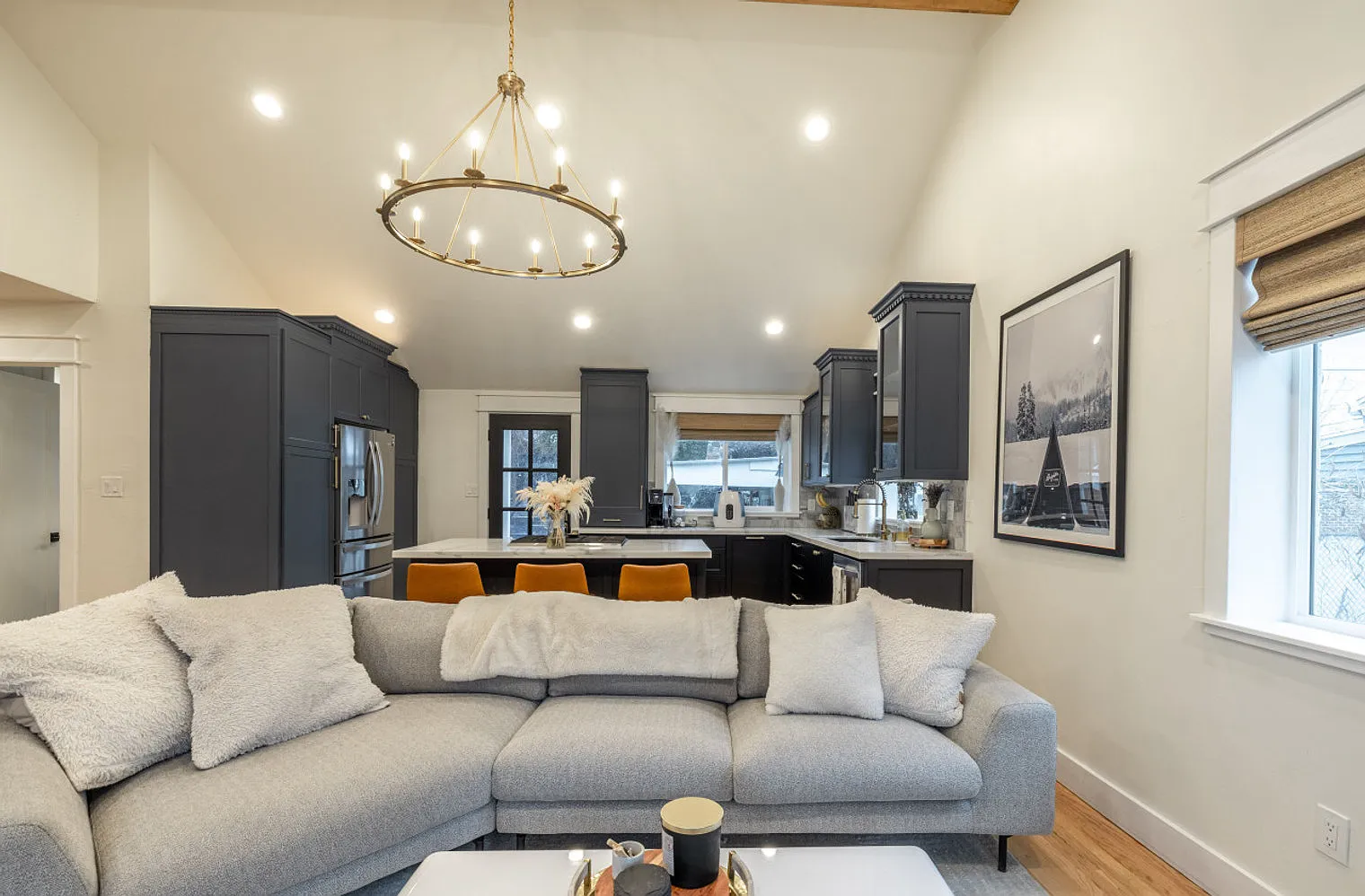 4 bed, 2.0 bath, 1636 sqft, $8,846 — Photo 4