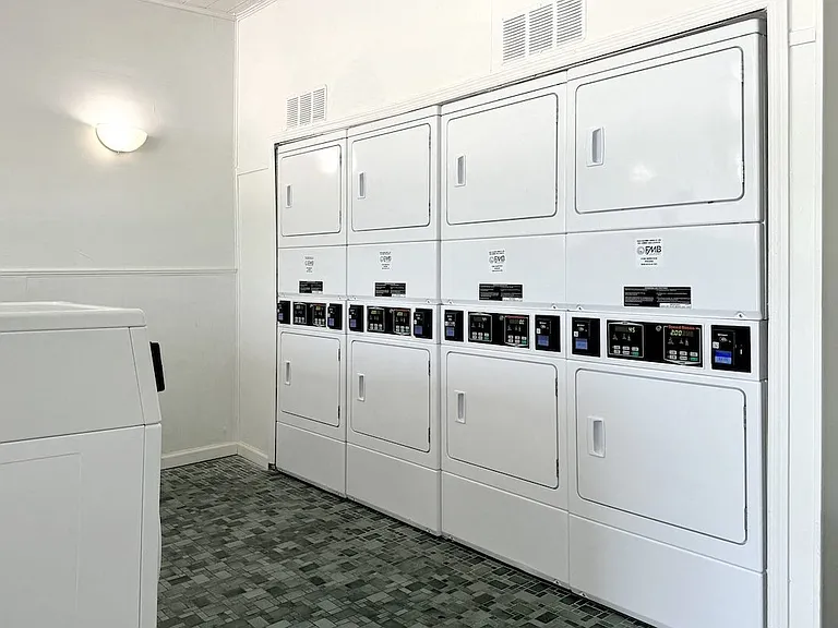 Spring Lake Cove Apartments — Photo 28