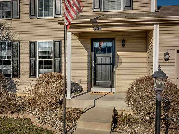 2nd image of 1921 Peace Rose Ln