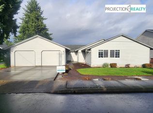 34217 E Columbia Ave, Scappoose, OR 97056