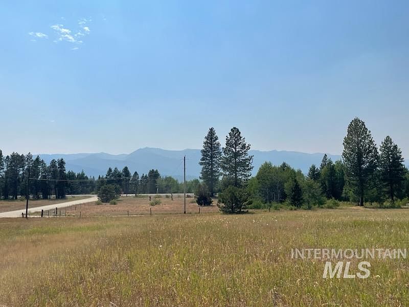 2nd image of 181 Goslin Loop