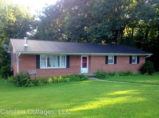 1653 Saint Pauls Rd, Hendersonville, NC 28792