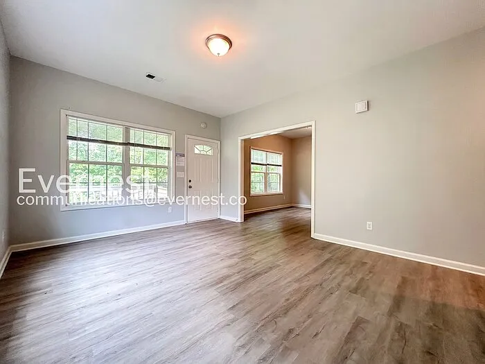 1725 Church St NW — Photo 11